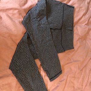 Lululemon athletics bottoms size 8